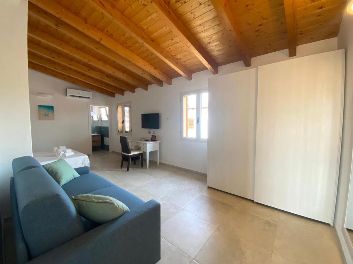 Punto Zero Rooms سان تيودورو المظهر الخارجي الصورة