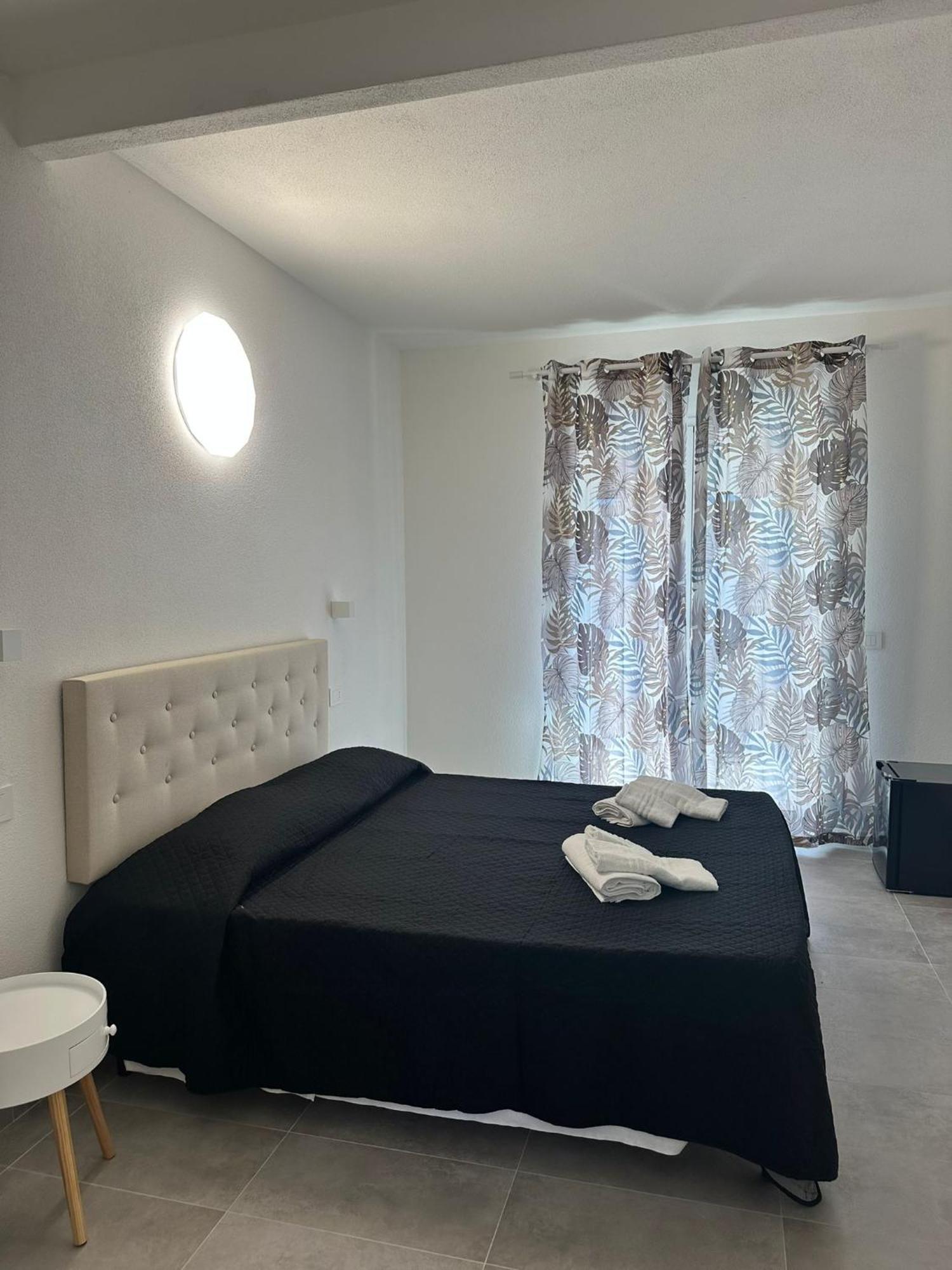 Punto Zero Rooms سان تيودورو المظهر الخارجي الصورة