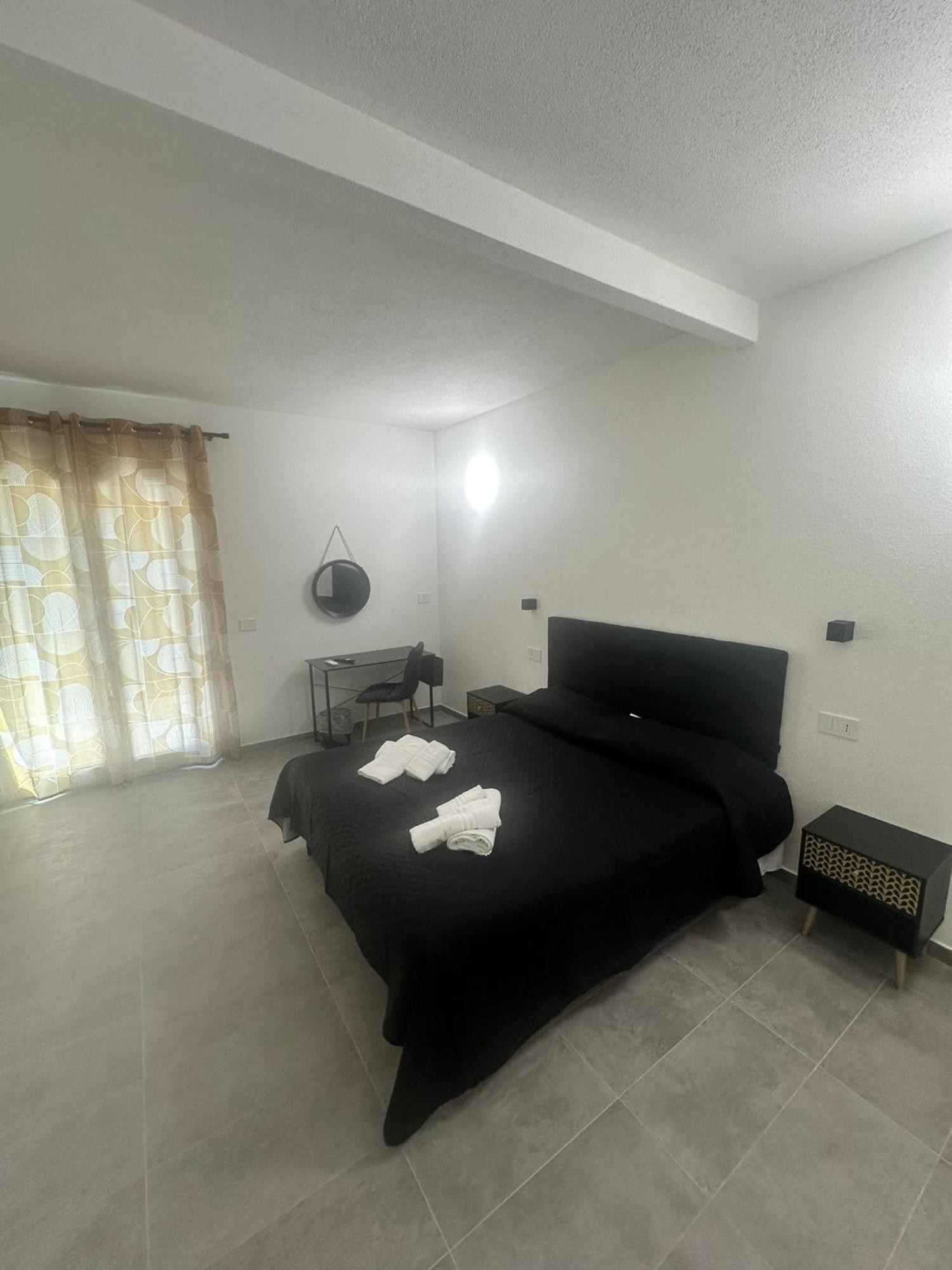 Punto Zero Rooms سان تيودورو المظهر الخارجي الصورة